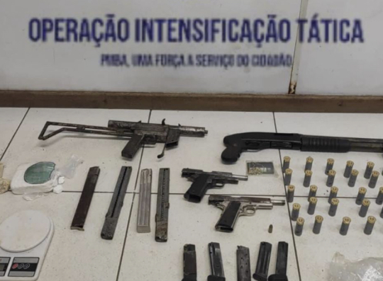  PM evita confronto entra traficantes no bairro de Rio Sena e apreende quatro armas de fogo