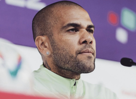  Daniel Alves faz nova declaração e admite penetração, afirma jornal