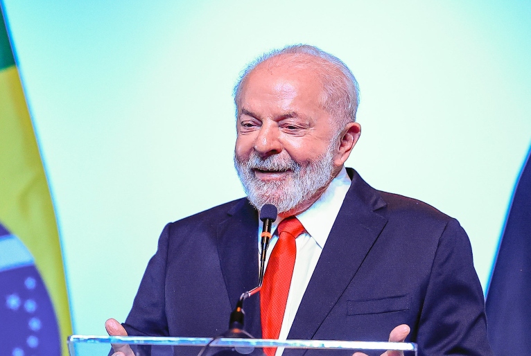  Lula sanciona lei que reajusta salário mínimo