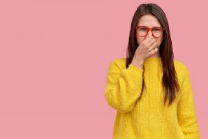  Como acabar com o mau hálito? Dentista dá 4 dicas práticas