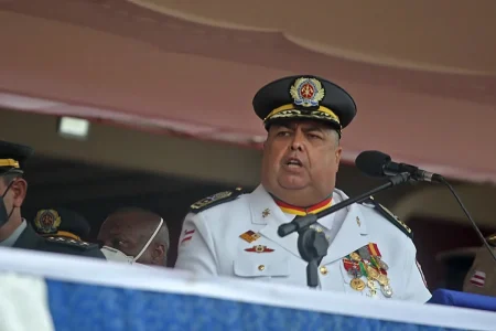  Ex-comandante dos Bombeiros se aposenta com salário de R$ 71 mil