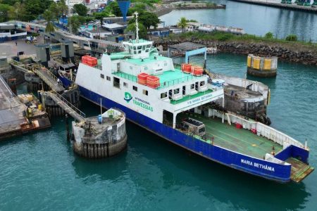 Ferry-Boat realiza operação especial durante feriados de abril