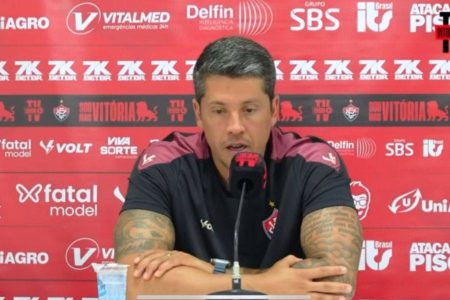  Carpini assume culpa após nova derrota do Vitória: “A responsabilidade é minha”