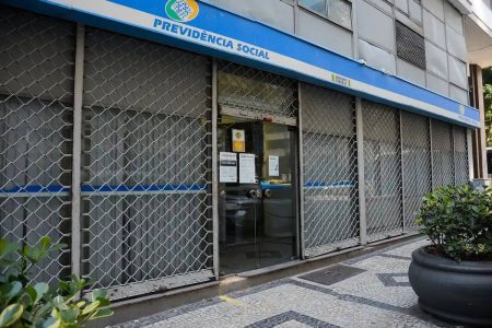  INSS bloqueia novos descontos de consignado para aposentados