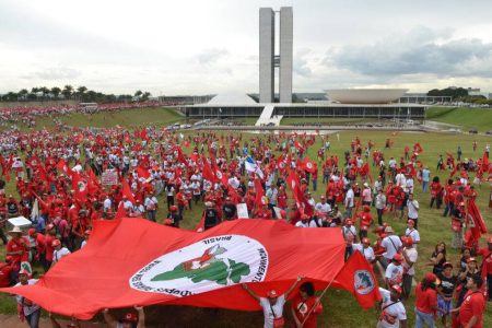  MST faz apelo para governo Lula destinar R$ 1 bi para assentamento de famílias