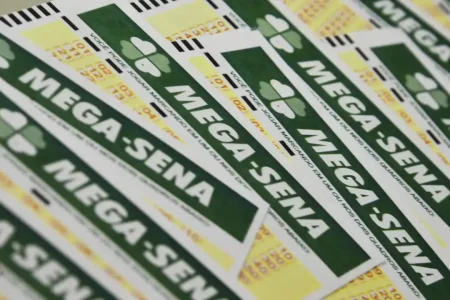  Mega-Sena acumula e prêmio vai a R$ 61 milhões