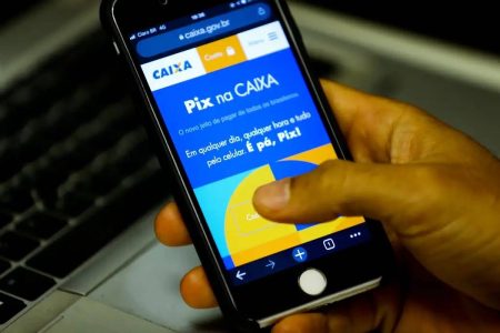  Caixa Econômica registra instabilidades no app e no Pix; clientes relatam falhas em transferências e pagamentos