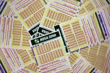 Mega-Sena acumula novamente e prêmio principal vai para R$ 130 milhões