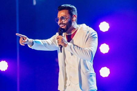  Pablo perde a paciência com fã em show e dispara: “Meta no seu c*”