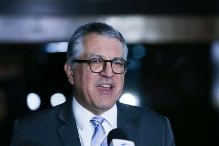  Vacina da dengue pode ser aprovada até o fim de 2025, diz ministro da Saúde