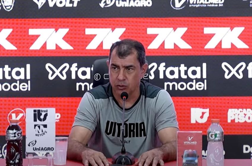  Carille admite frustração com empate, mas valoriza atuação contra o Palmeiras: “Jogamos de igual para igual”