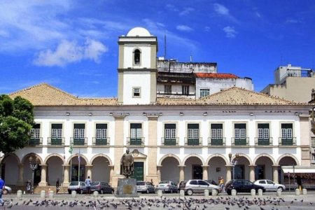  Câmara de Salvador aplica sanções a empresa terceirazada por atraso no pagamento de verbas trabalhistas