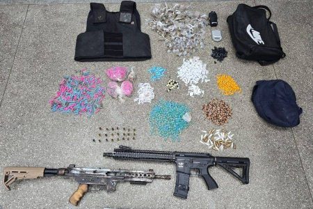  PM apreende submetralhadora e drogas na Fazenda Grande do Retiro