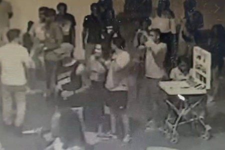 Vídeo registra assaltos à luz do dia no Rio Vermelho contra turistas e moradores