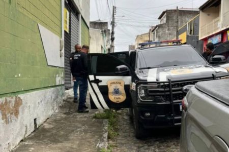  Pai é preso suspeito de atirar sete vezes contra o filho de 14 anos em Itapetinga