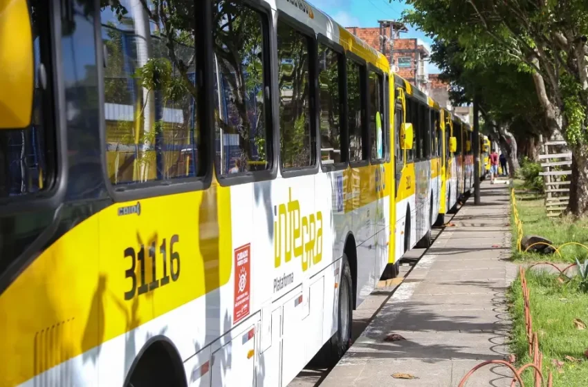  Salvador mantém gratuidade e reforça frota de ônibus para segundo dia do Enem 2025