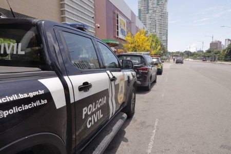  Jogador recém-contratado pelo Galícia é preso em flagrante por estupro em Salvador