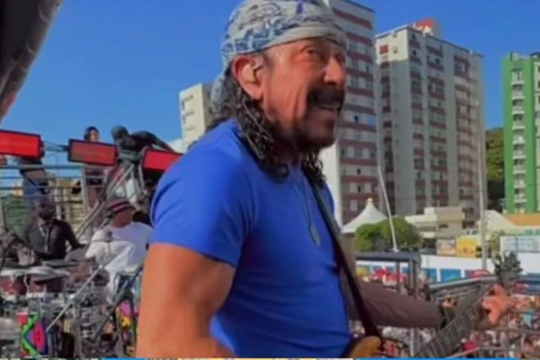  ‘Não tem filho de Deus que faça eu assinar’, diz prefeito de Feira de Santana sobre cachê milionário de Bell