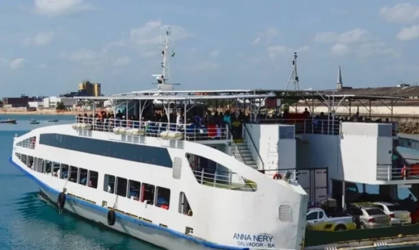  Fila do ferry tem movimento intenso e ultrapassa 3h de espera