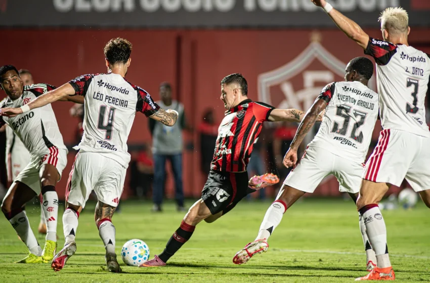  Vitória faz jogo aguerrido, mas perde por 2×1 para o Flamengo no Brasileirão