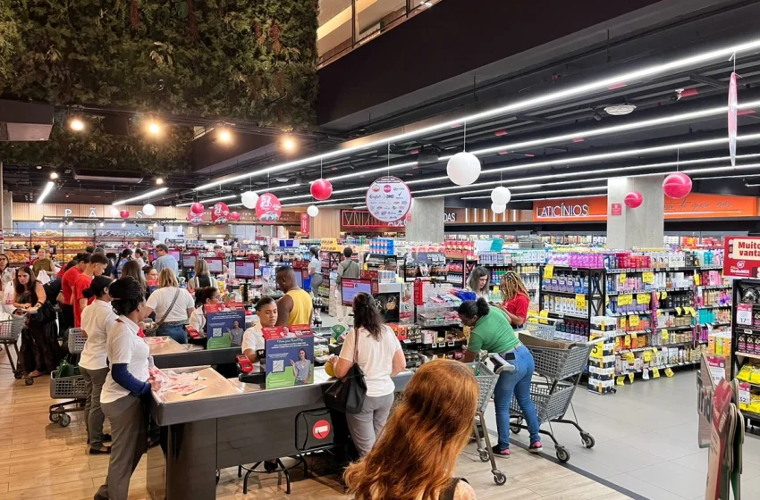  Rede de supermercados anuncia reabertura de unidade em Salvador com promoções