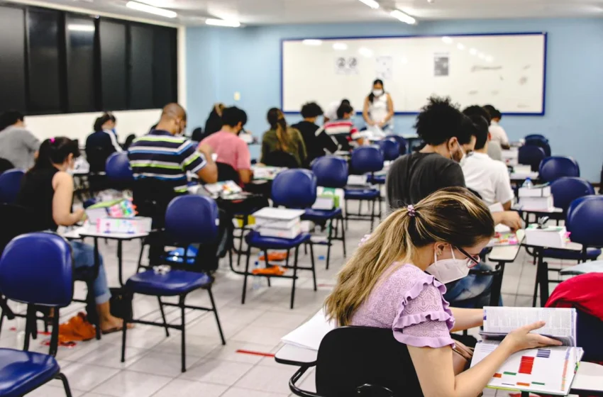  Concursos públicos abertos têm mais de mil vagas e salários de até R$ 30 mil