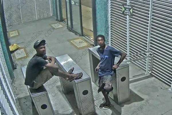  Homens são flagrados furtando cabos de energia do BRT em cidade da Bahia