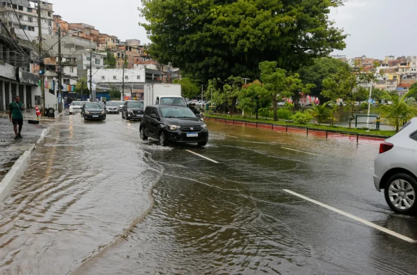  Inmet eleva alerta para perigo de chuvas intensas em Salvador e outras 44 cidades baianas
