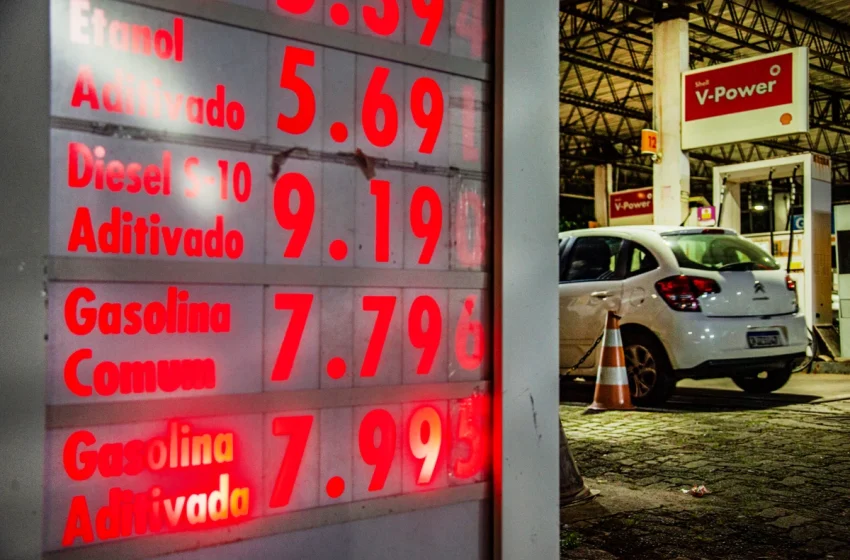  Gasolina em Salvador chega a R$ 7,79 mesmo após redução na refinaria