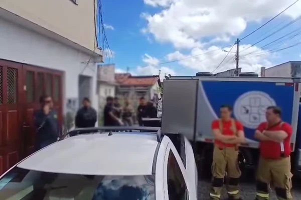  Avô de crianças que morreram em incêndio é preso no aeroporto de Salvador