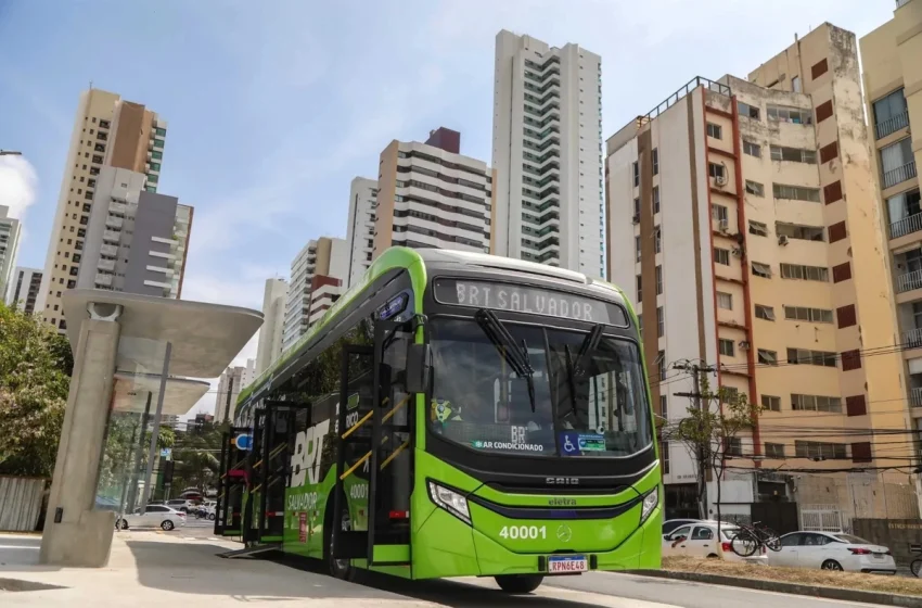  Em protesto, rodoviários atrasam saída de 50% da frota em Salvador