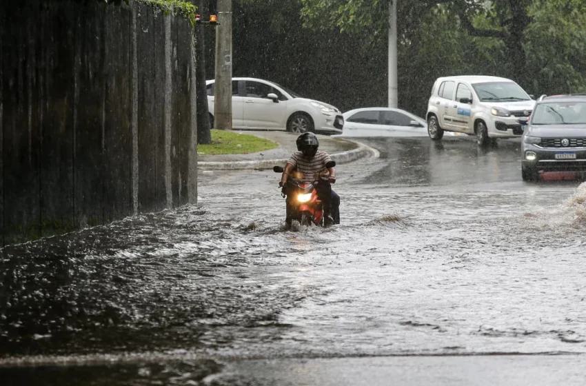  Frente fria chega nesta quarta (3) a Salvador com chuvas fortes e rajadas de vento