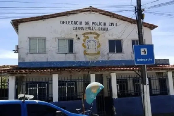  Briga familiar termina com mulher presa após atear fogo no irmão; vítima está em estado grave