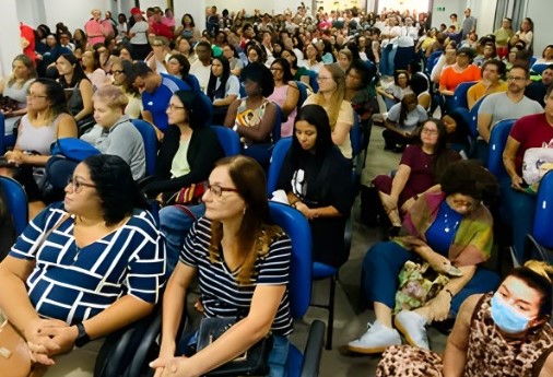  Professores da rede particular fazem paralisação nesta quinta (16)