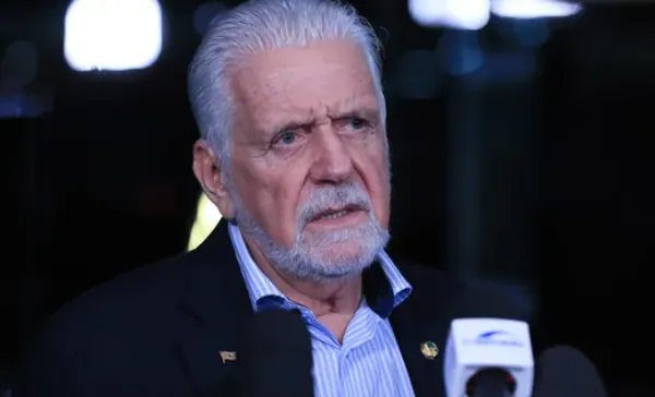  PF intima Jaques Wagner para depor em investigação sobre Banco Master