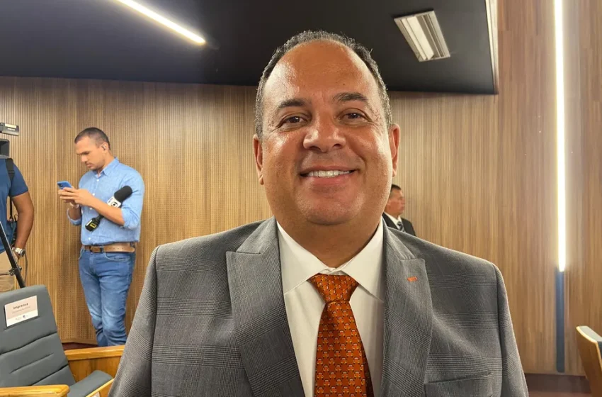  Deputado Federal Jorge Araújo concede entrevista à Sauipe FM nesta terça-feira (07)